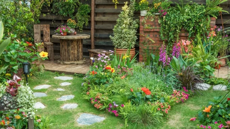 Producing and using plants to make outdoor environments more appealing